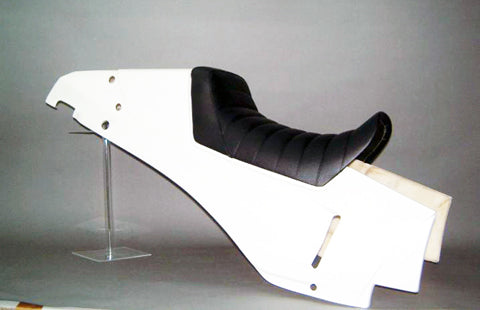 当時物　シングルシート　カウル　希少　加工ベース　レストア　旧車會　GPZ? 当時物 シングルシート カウル 希少 加工ベース レストア 旧車會 GPZ