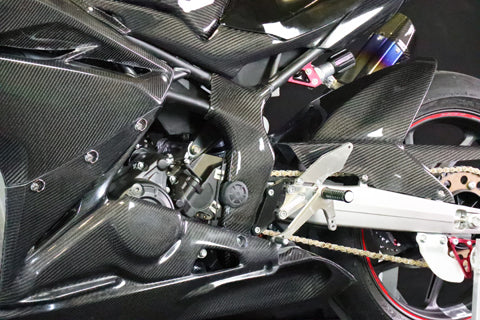 ●CBR250RR MC51 カーボンルックFRPフレームカバー　 ○CBR250RR MC51 スイングアームカバー FRPカーボンルック