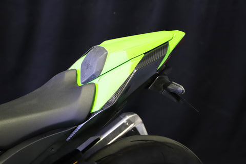 バイク 外装 シートウイングSTD DC ZX-10R 21- K11825