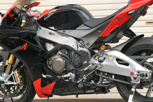 【送料込み！】A-TECH エーテックアプリリアRSV4 カーボンフレームカバー 送料込み！】A-TECH エーテックアプリリアRSV4 カーボンフレームカバー