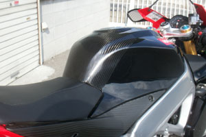 2009-2012) RSV4 タンクパッド タイプR – A-TECH Online Shop