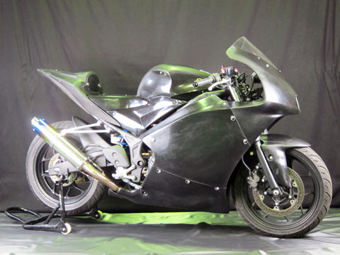 YZF-R25レース用フルカウルキットとシングルシート| バイク